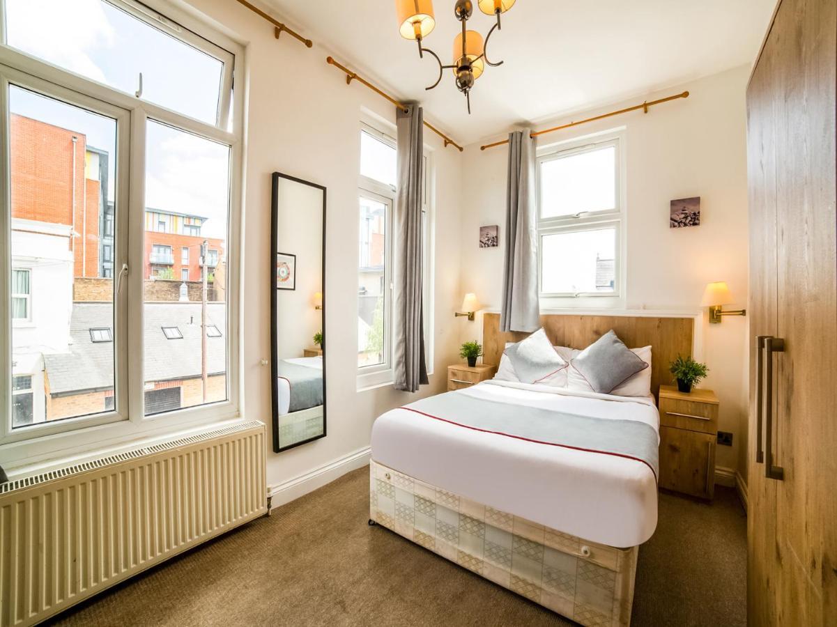 Oyo Tamtam Acton Hotel London Exterior photo