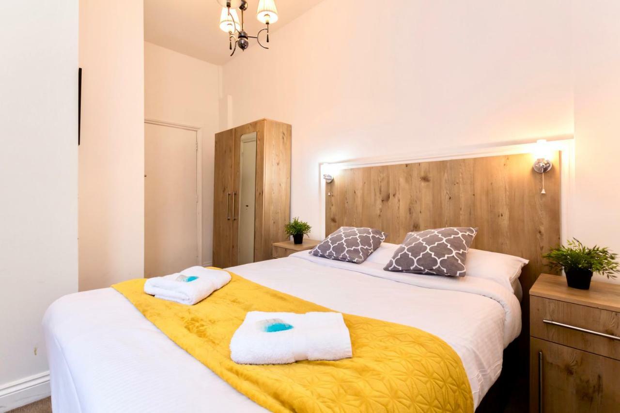 Oyo Tamtam Acton Hotel London Exterior photo